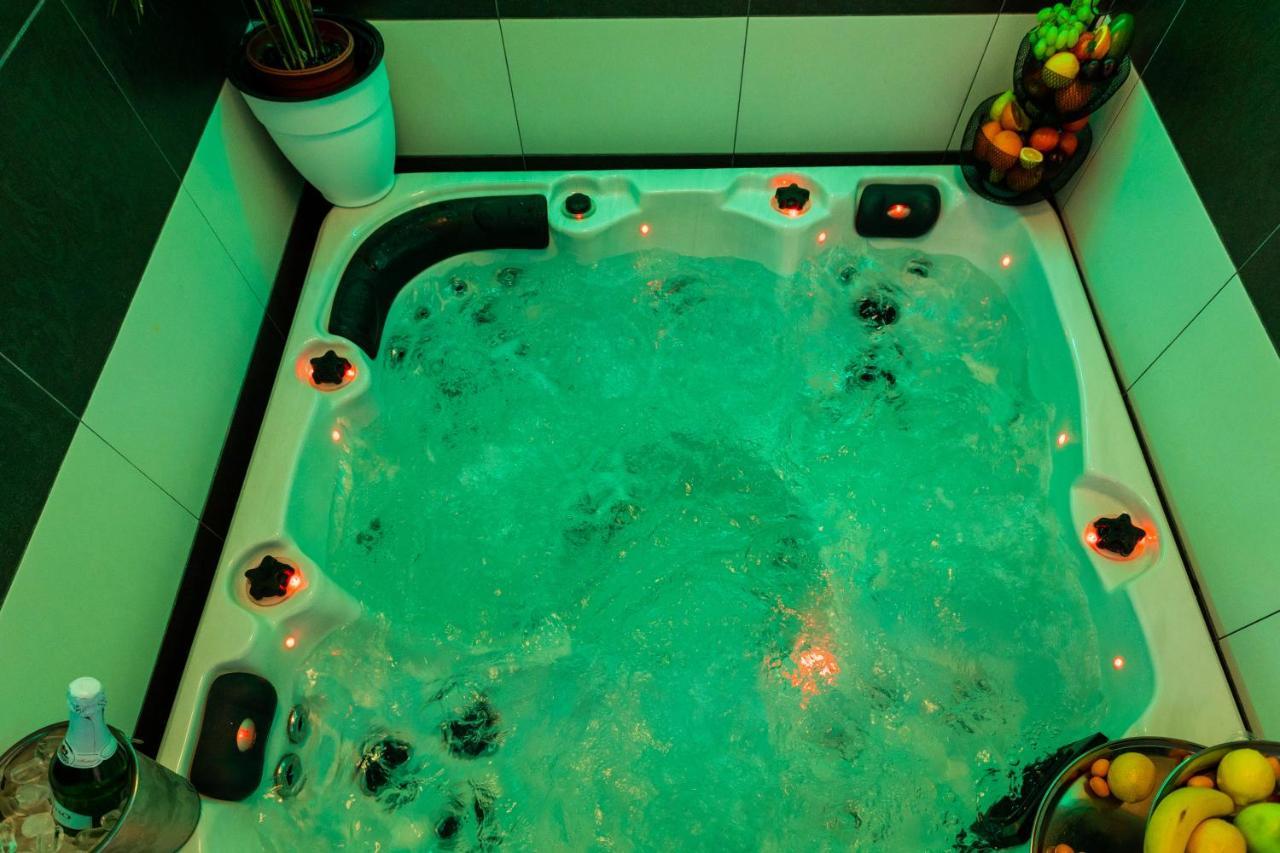 Apartment By The Way Hot Tub And Free Parking Dubrovnik Exteriör bild
