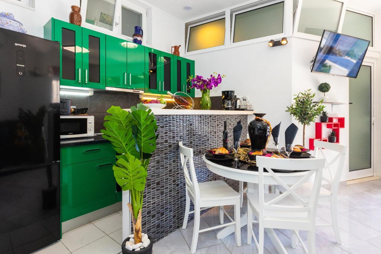 Apartment By The Way Hot Tub And Free Parking Dubrovnik Exteriör bild
