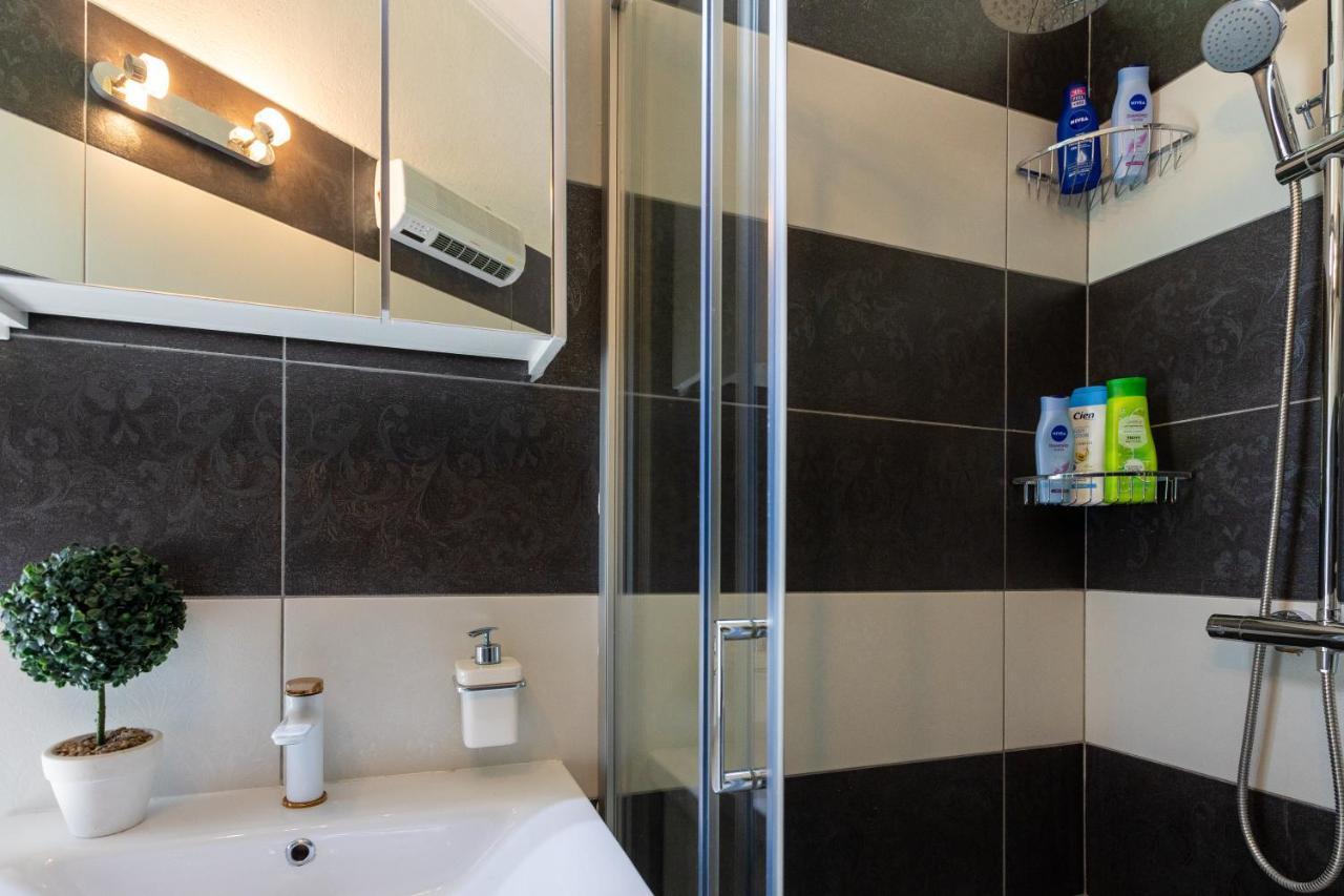 Apartment By The Way Hot Tub And Free Parking Dubrovnik Exteriör bild