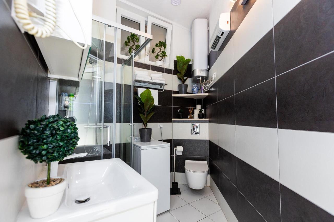 Apartment By The Way Hot Tub And Free Parking Dubrovnik Exteriör bild