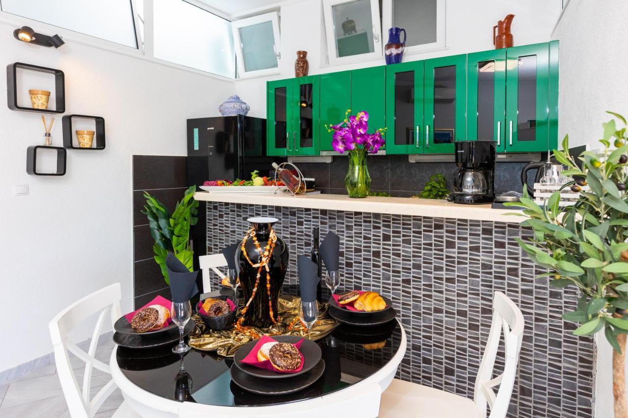 Apartment By The Way Hot Tub And Free Parking Dubrovnik Exteriör bild