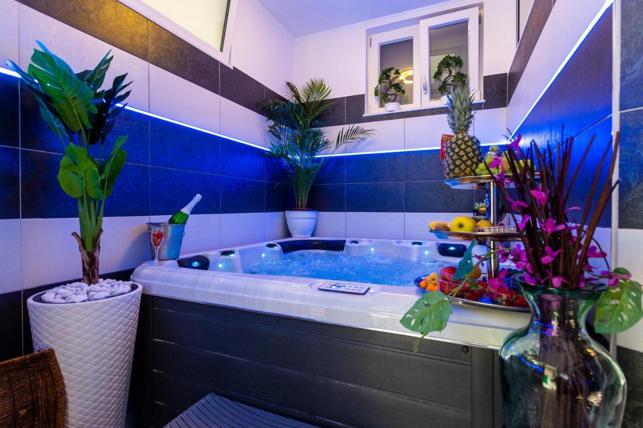 Apartment By The Way Hot Tub And Free Parking Dubrovnik Exteriör bild