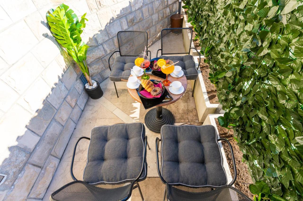 Apartment By The Way Hot Tub And Free Parking Dubrovnik Exteriör bild