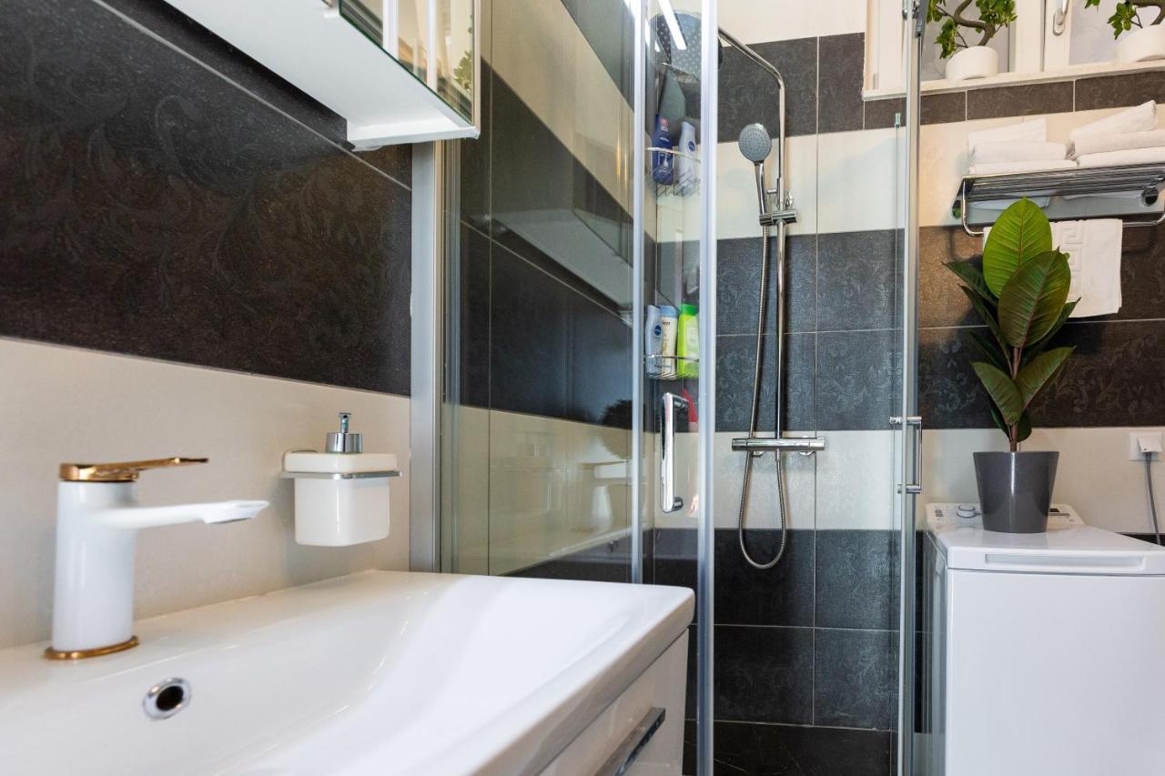 Apartment By The Way Hot Tub And Free Parking Dubrovnik Exteriör bild